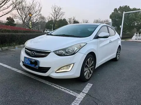 Hyundai Elantra Langdong 2013
