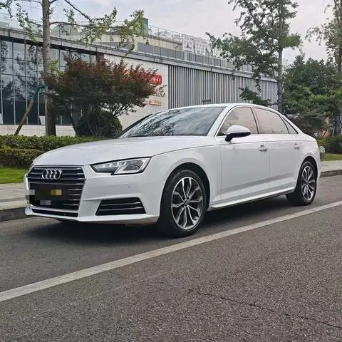 Audi A4L 2018 — фото 1