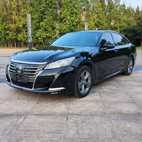 Toyota Crown 2015