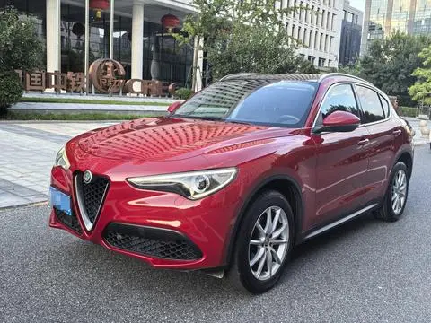 Alfa Romeo Stelvio斯坦维 2017