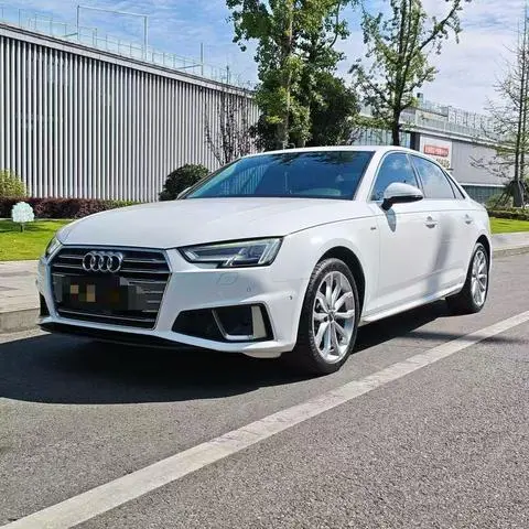 Audi A4L 2019 — фото 1