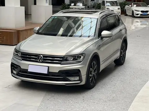 Volkswagen Tiguan L 2019 — фото 1