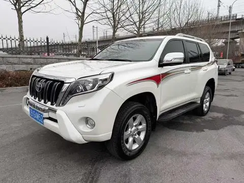 Toyota Prado 2015 — фото 1