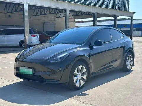 Tesla Model Y 2023 — фото 1
