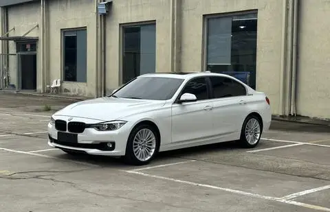 BMW 3 Series 2018 — фото 1
