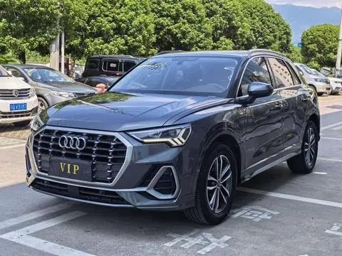 Audi Q3 2020 — фото 1