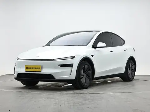 Tesla Model Y 2025