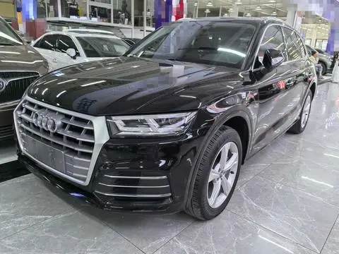 Audi Q5L 2018 — фото 1