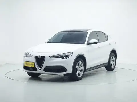 Alfa Romeo Stelvio斯坦维 2017
