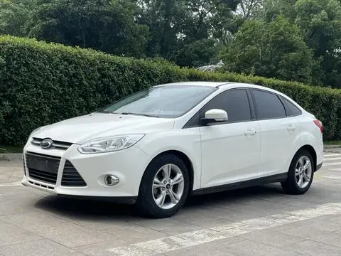 Ford Focus 2012 — фото 1