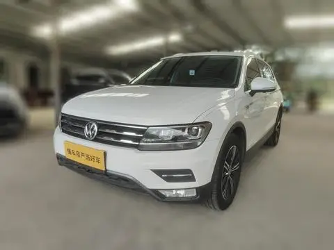 Volkswagen Tiguan L 2020 — фото 1