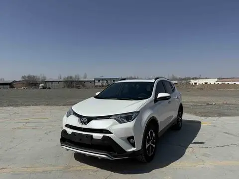 Toyota RAV4 2016 — фото 1