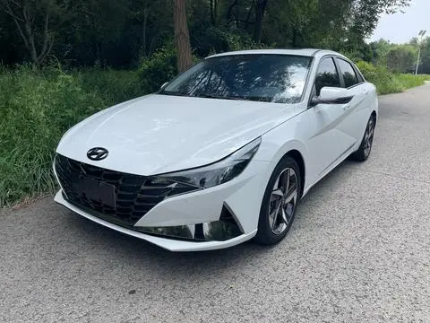 Hyundai Elantra 2023 — фото 1
