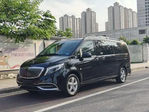 Mercedes-Benz 威霆 2018