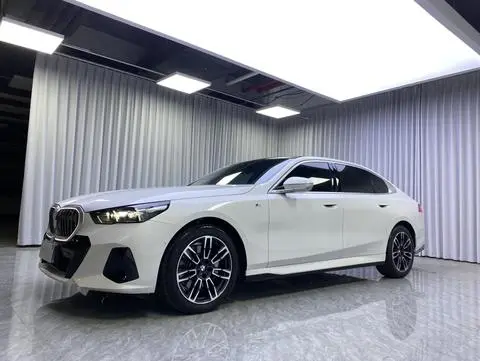 BMW 5 Series 2025
