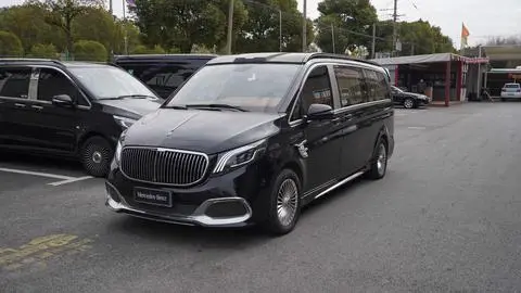 Mercedes-Benz 威霆 2023