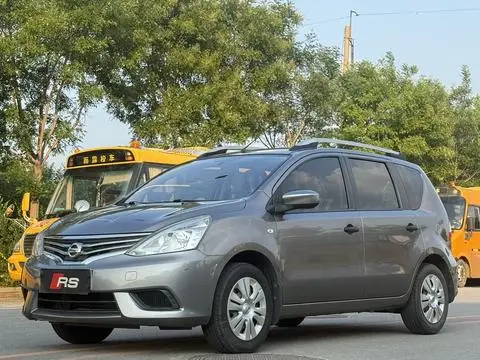 Nissan 骊威 2015