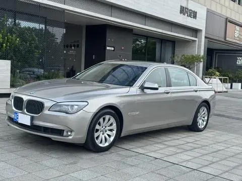 BMW 7 Series 2009 — фото 1