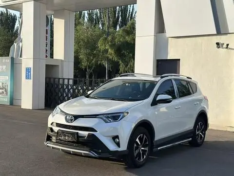 Toyota RAV4 2019 — фото 1