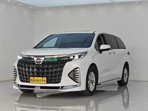 Toyota Granvia 2023