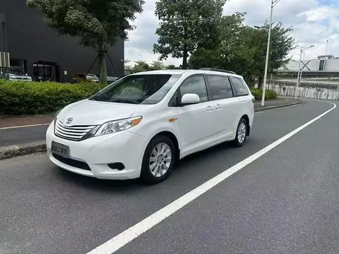 Toyota SIENNA 2016 — фото 1