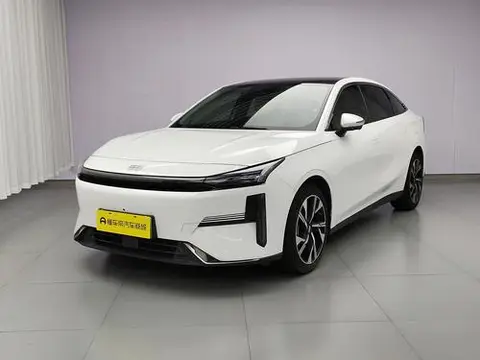 Geely L6 2023