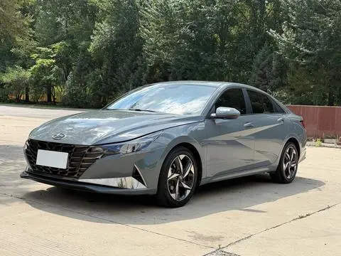 Hyundai Elantra 2022 — фото 1