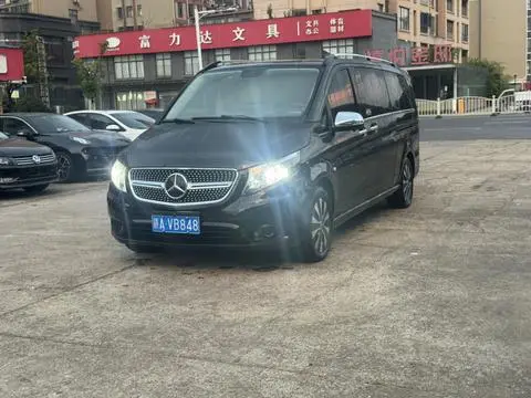 Mercedes-Benz 威霆 2016
