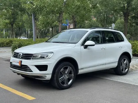 Volkswagen Touareg 2017 — фото 1