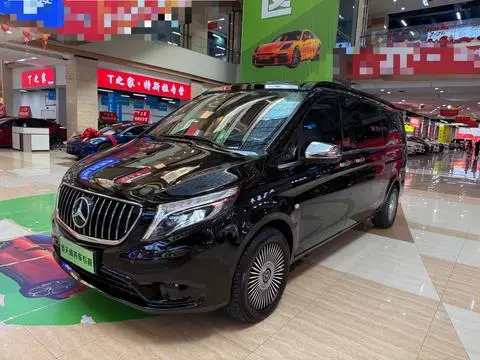 Mercedes-Benz 威霆 2016