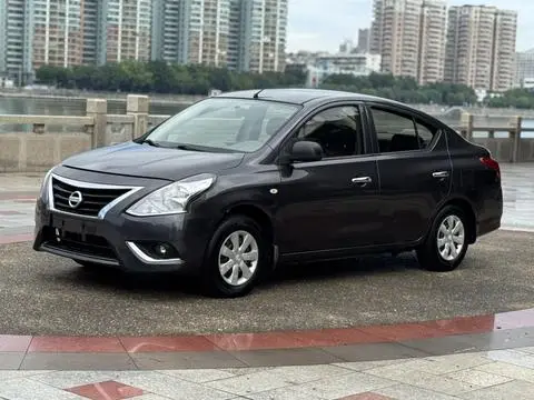 Nissan 阳光 2015 — фото 1