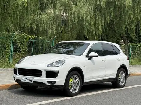 Porsche Cayenne E-Hybrid 2016