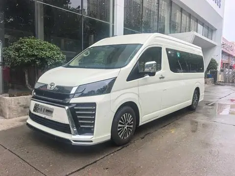 Toyota Hiace 2023 — фото 1