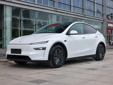 Tesla Model Y 2025