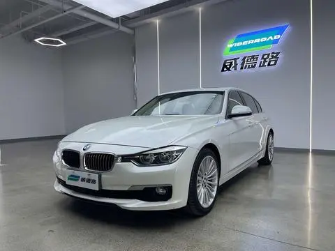 BMW 3 Series 2018 — фото 1