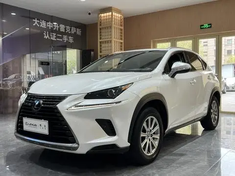 Lexus NX 2017 — фото 1