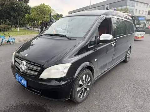 Mercedes-Benz 威霆 2010
