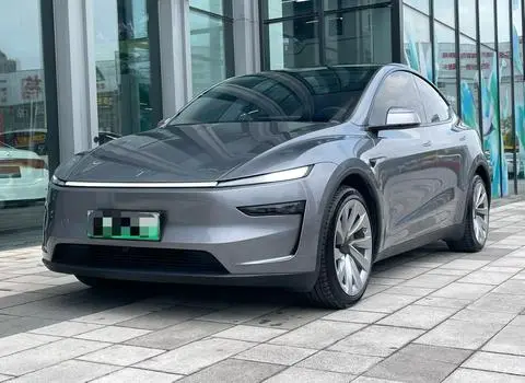 Tesla Model Y 2025