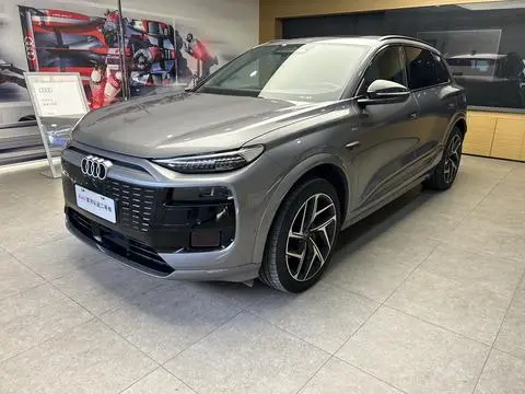 Audi Q6L e-tron 2026 — фото 1