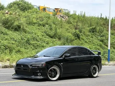 Mitsubishi 翼神 2013