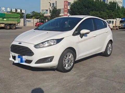 Ford 嘉年华 2013