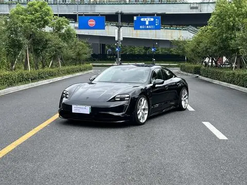 Porsche Taycan 2022