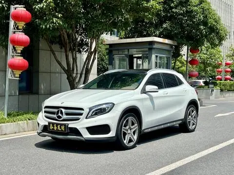 Mercedes-Benz GLA 2015