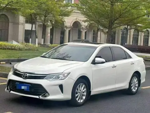 Toyota Camry 2016 — фото 1