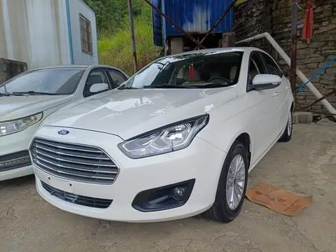 Ford Escort 2015 — фото 1
