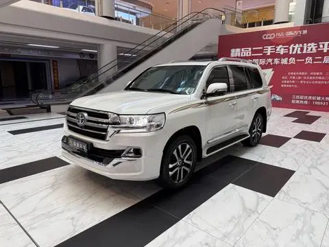 Toyota Land Cruiser 2020 — фото 1