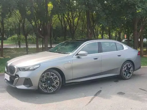 BMW i5 2025