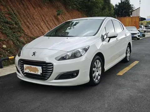 Peugeot 308 2014 — фото 1