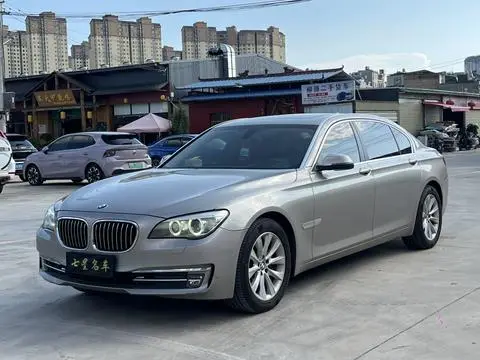 BMW 7 Series 2013 — фото 1