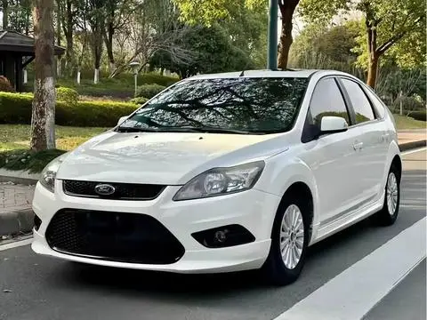 Ford Focus 2013 — фото 1